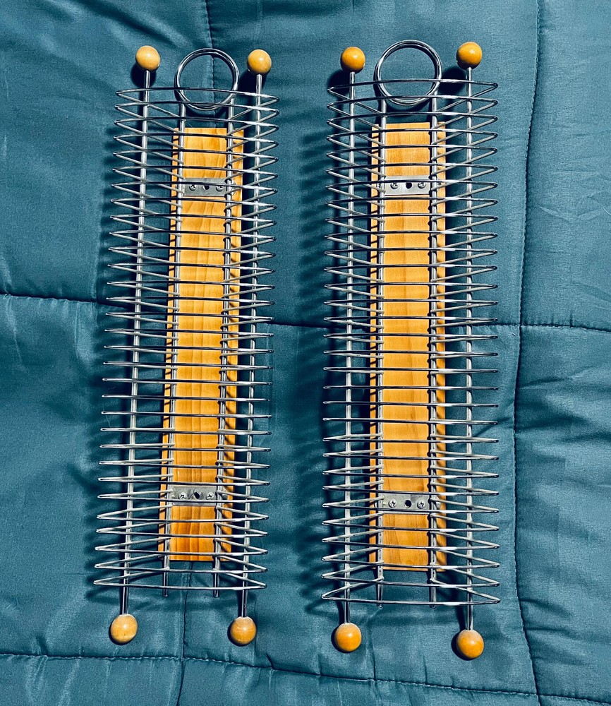 MINI DISC WALL STANDS 30 MD EACH - VERY GOOD CONDITION