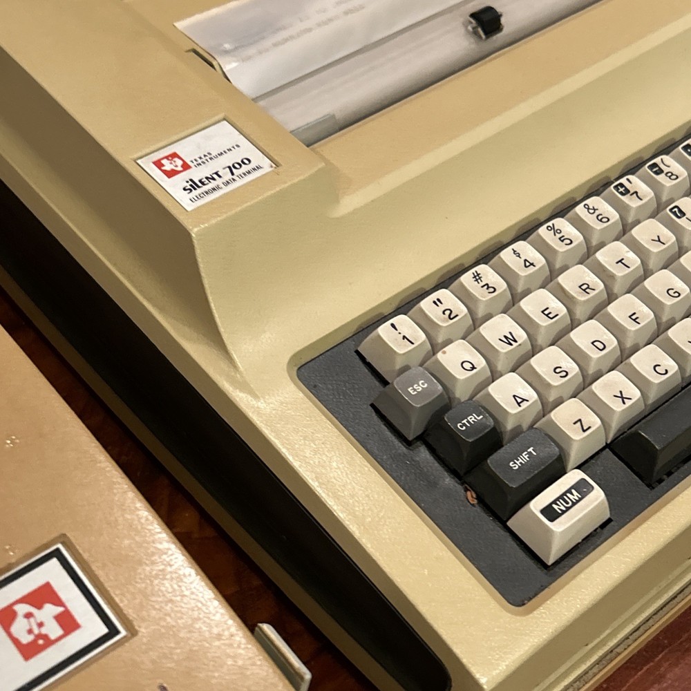 Texas Instruments Silent 700 Model 745 Portable Data Terminal – Working