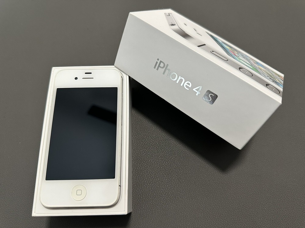 Apple iPhones Collection (12 Items)