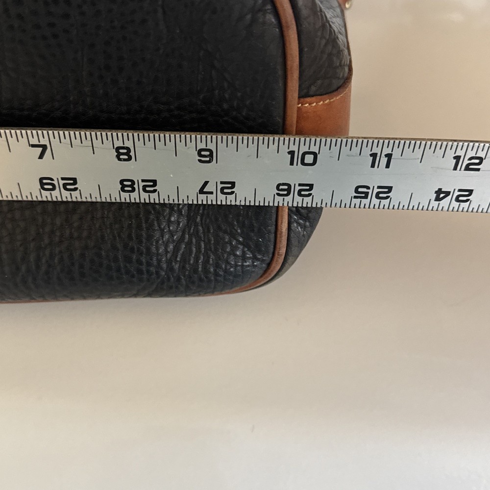 Dooney & Bourke Gorgeous Drawstring Shoulder Bag - Stylish and Authentic