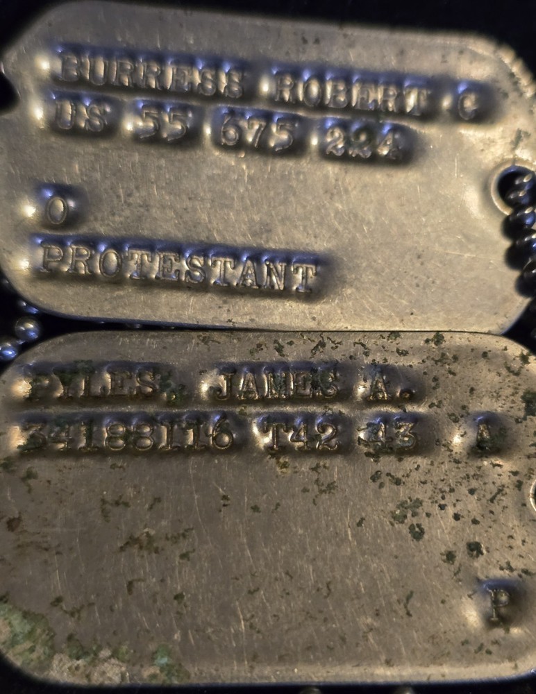 Lot of 4 Different WWII US Military Dog Tags Notched w/ Chains