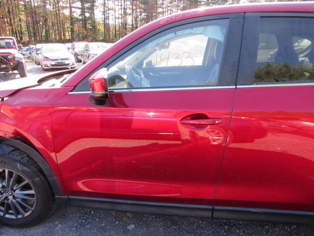 CX-5 2017 Glove Box 1000541