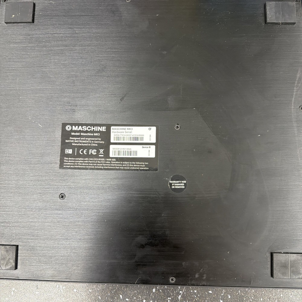 Native Instruments MASCHINE MK3 MIDI Controller Audio Interface