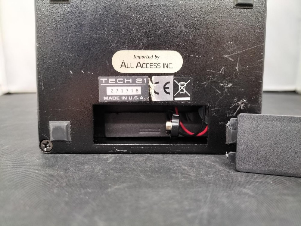 TECH21 SANS old specification bass effector