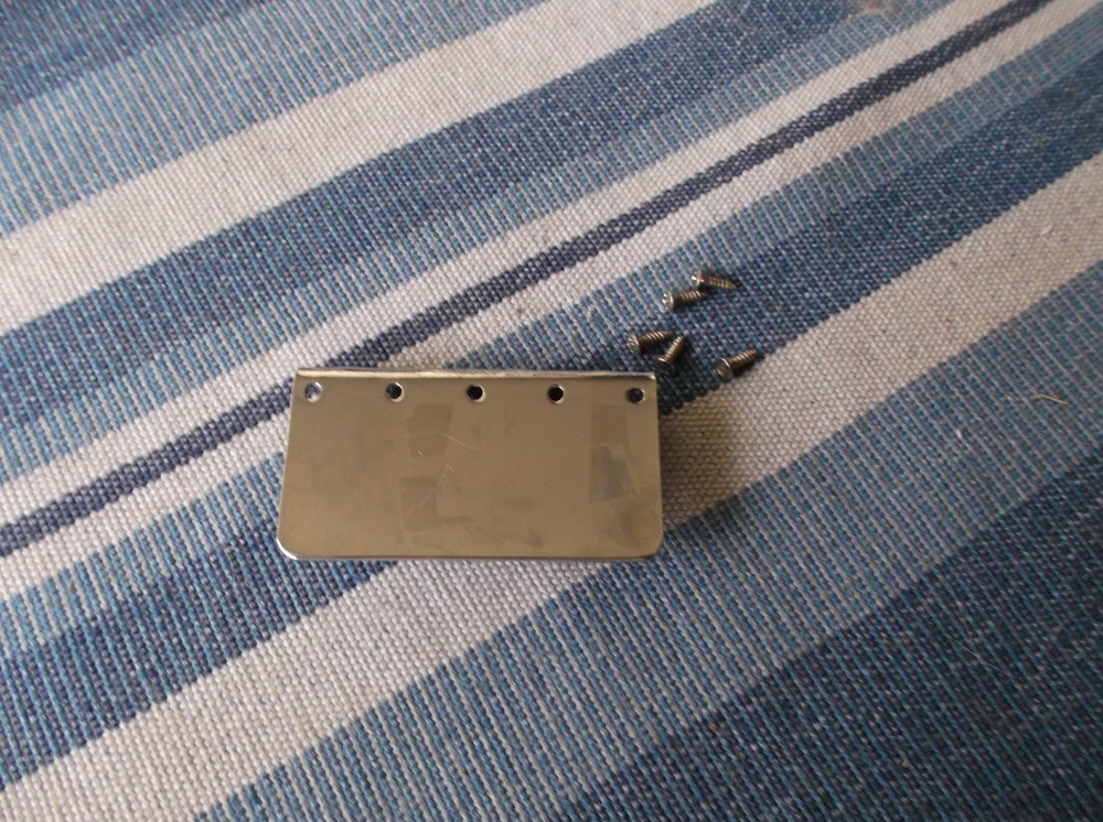 Wilkinson 4 strings bass bridge ( used)