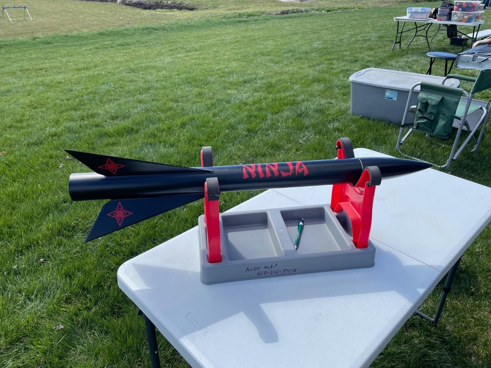Upscale Estes Ninja Model Rocket Kit 2.6" Dia, 29mm Motor Mount, Over 3 Ft Tall!
