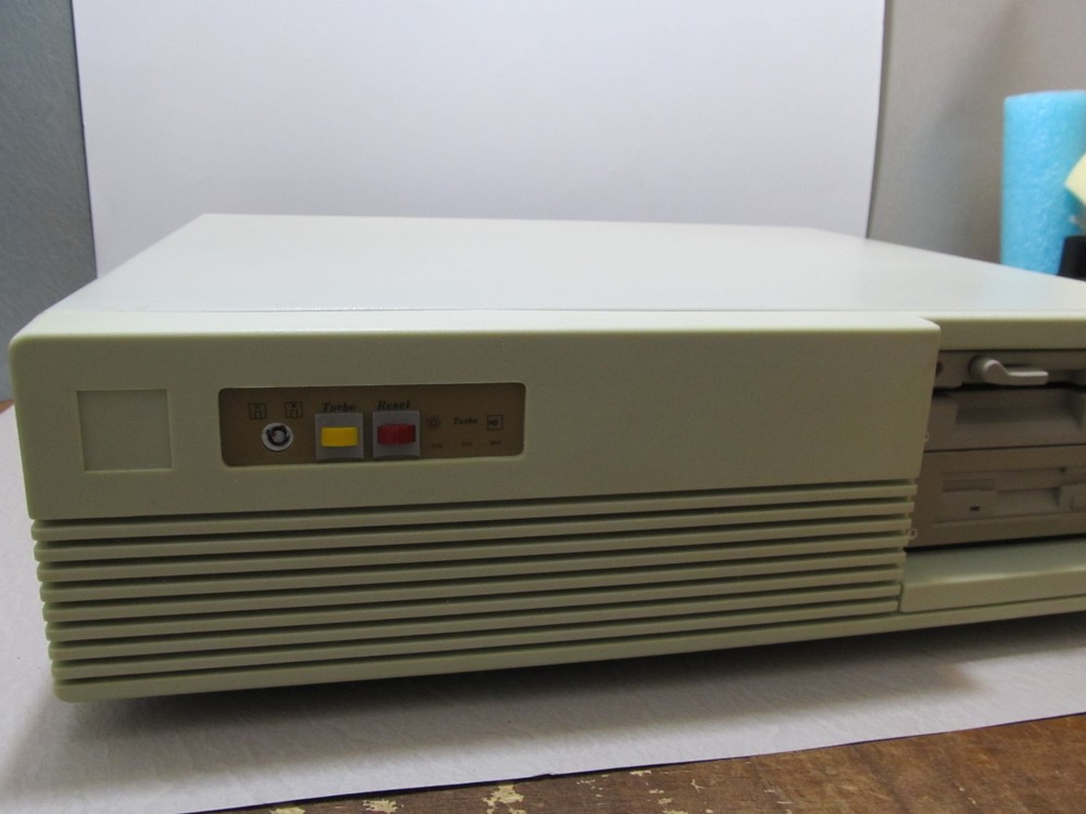 Vintage IBM-? Computer Turbo XT Compatible' 87B1 ****Pls Read