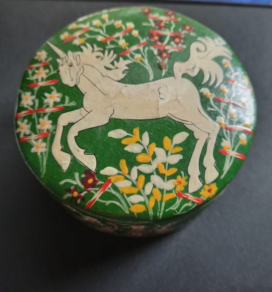 Vinetage Trinket/Keepsake Box Hand Painted Keshmir Lacquer Ware