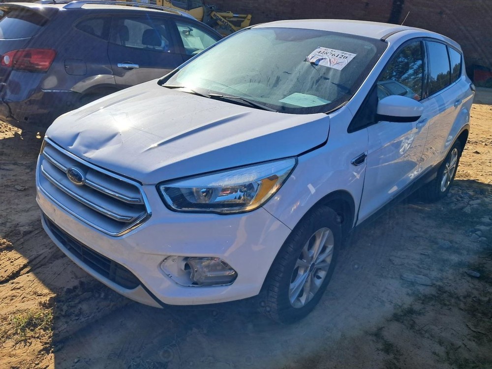 ESCAPE 2017 Glove Box 4813419