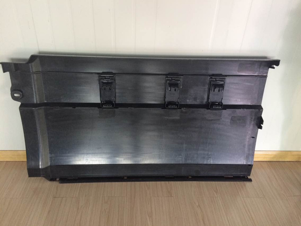 Volvo VNL Center Fairing Panel Right Passenger Side 2004-2017