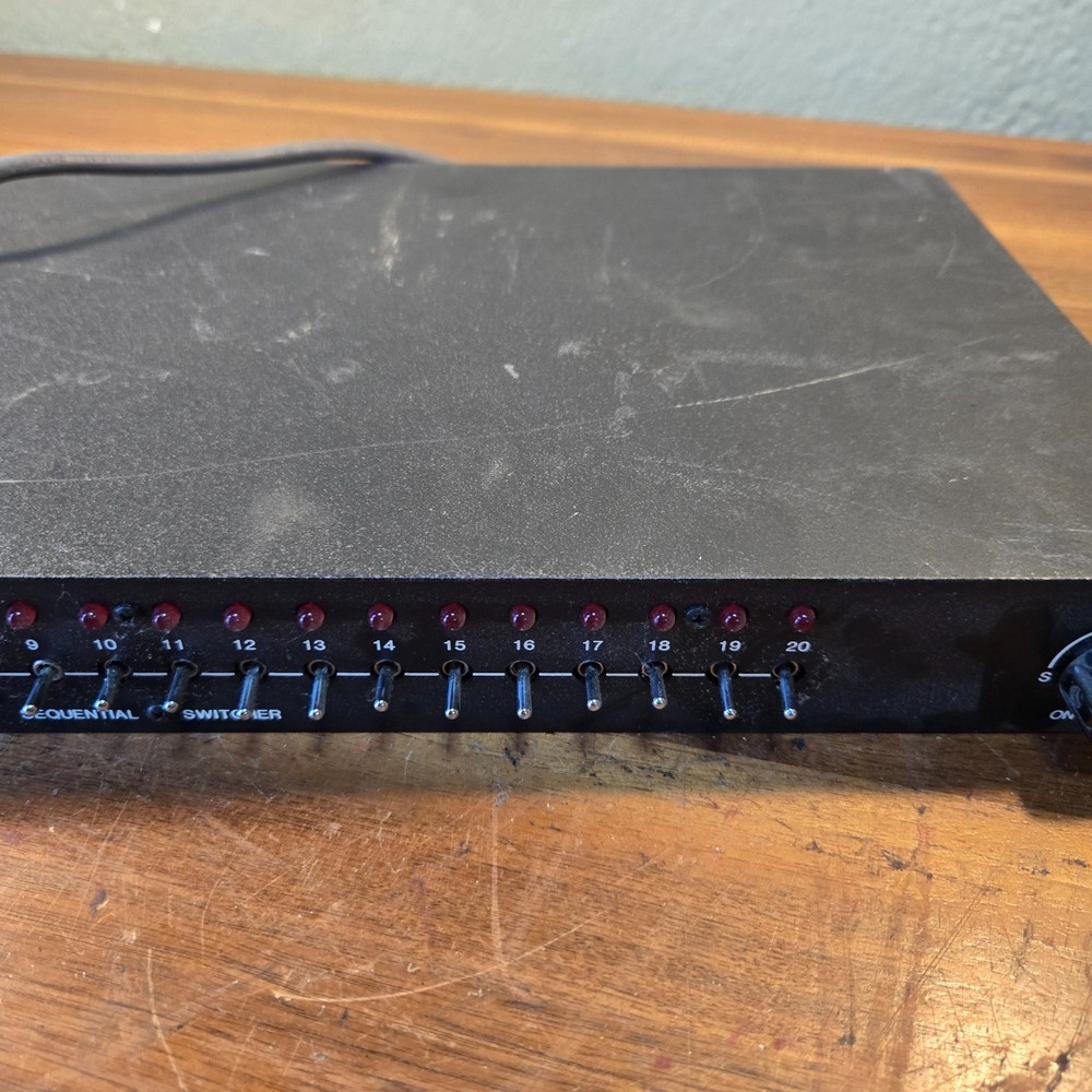 PELCO Sequential Switcher - VS520H - 20 Channels