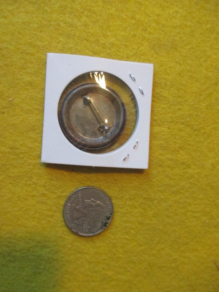 ORIGINAL WWII HOMEFRONT USMC EGA REMEMBER PEARL 1 1/4 INCH BUTTON (A)