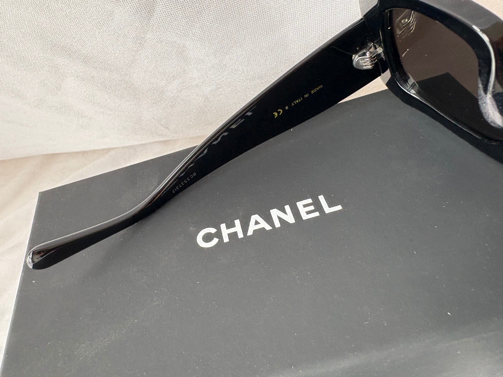 😊Authentic CHANEL 5435 POLARIZED BLACK & WHITE RECTANGLE SUNGLASSES