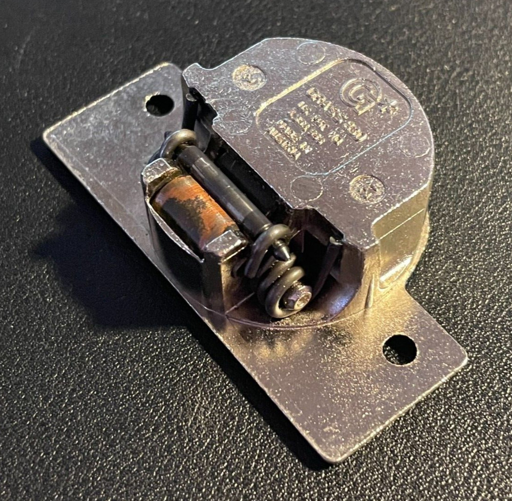GRASS 830 Cabinet Hinge - TIGHT SPRING ACTION & CLEAN – Discontinued