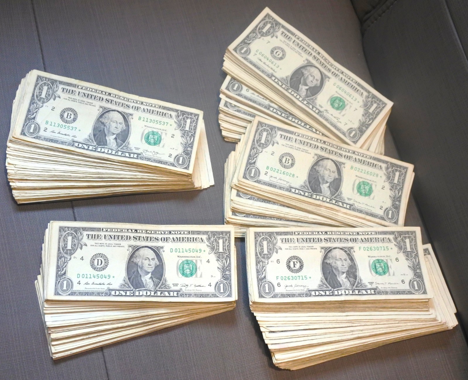 $1 *Star* Notes One Dollar Circulate Bill Note Random District Series & Year