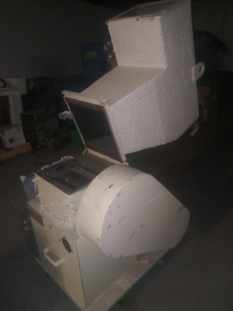 Generic Unknown Brand Grinder Granulator Plastic Process, Used Condition Unknown