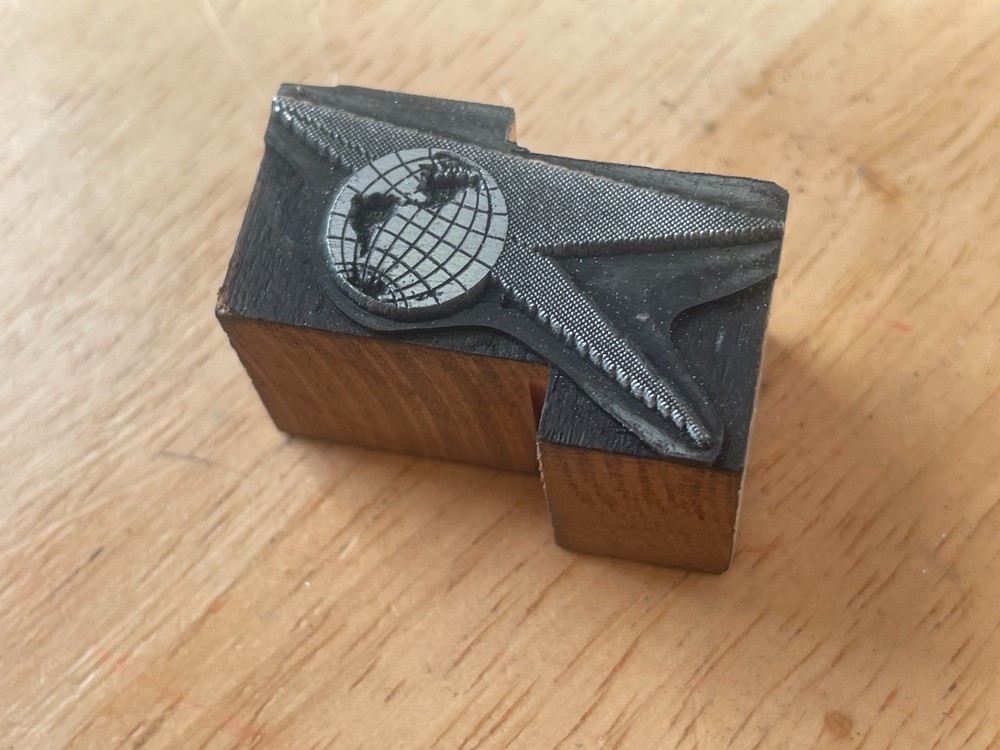 Printing Letterpress Printers Block Globe and Arrow (325)
