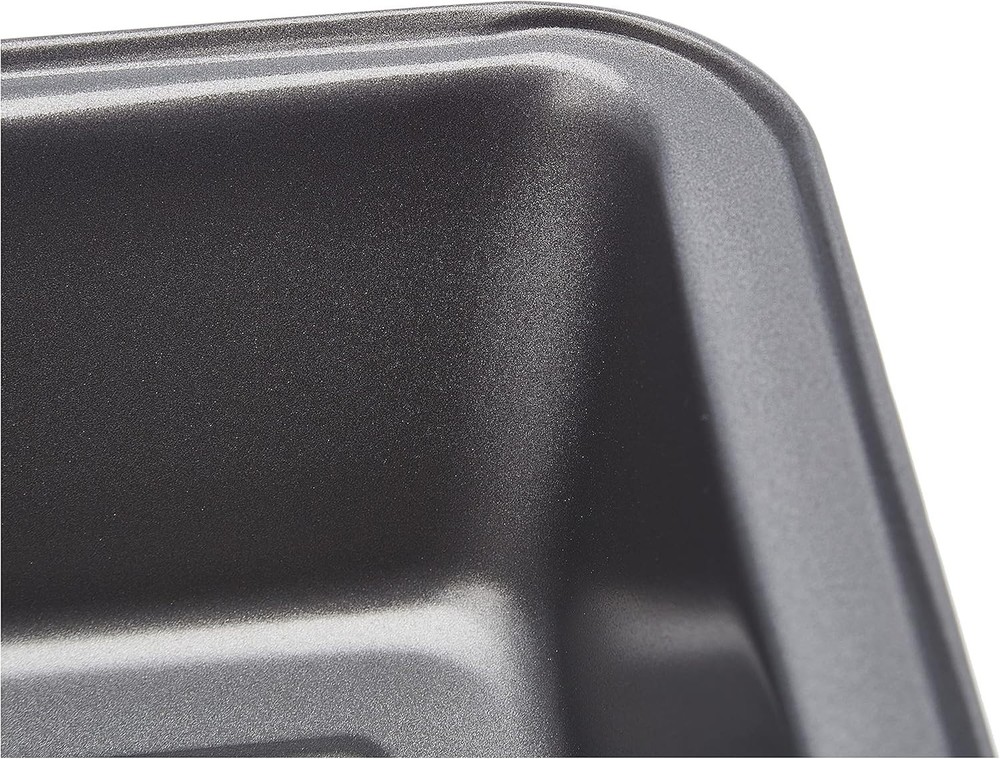 Amazon Basics Rectangular Nonstick Bread Loaf Pan for Baking Meatloaf with Even