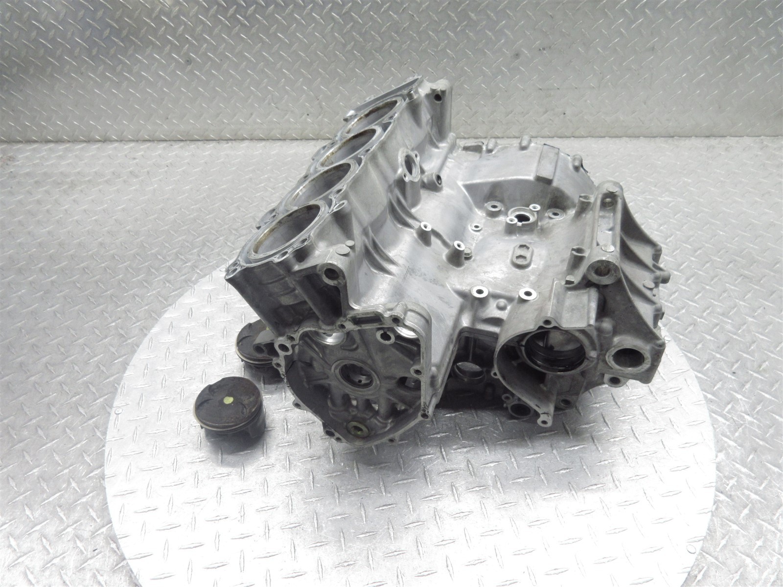 2000 00-01 Honda CBR929RR CBR 929RR CBR900RR Crankcase Case Engine Block Piston