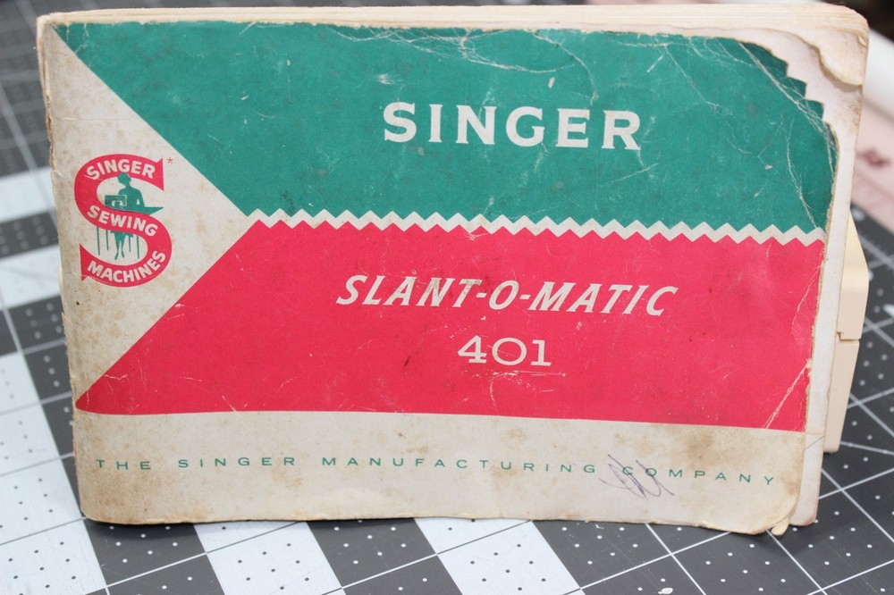 Singer Sewing Machine 401 Slant O Matic with Attachments