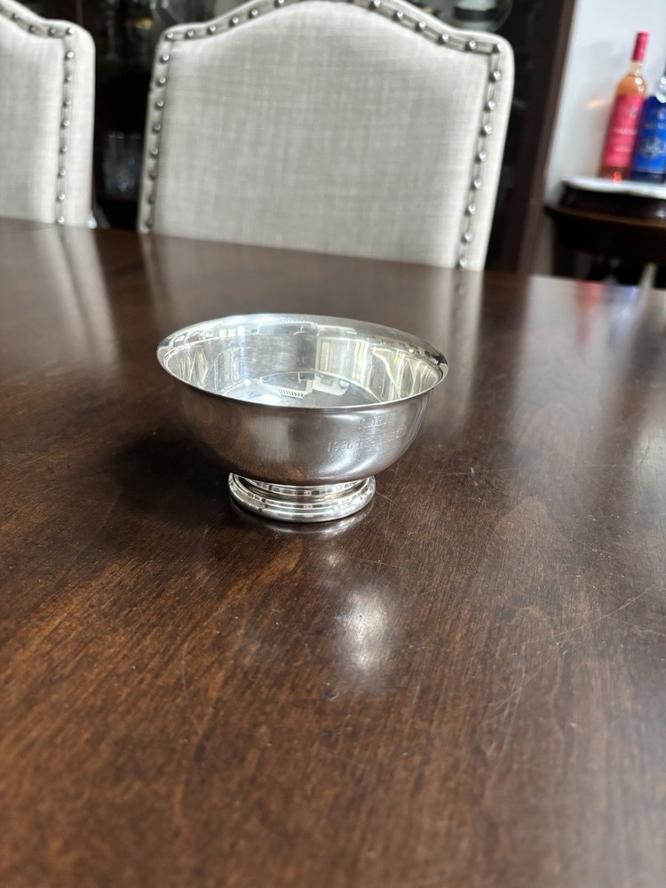 Vintage 1980's - Kent Silversmiths USA Bowl 4” X2” 1986 Heart Ball