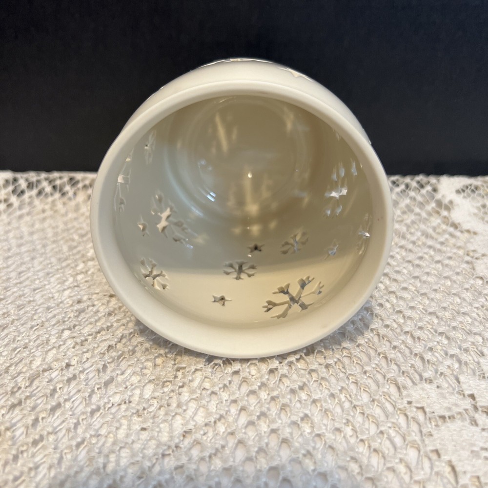 Lenox Snowflake Candle Hug 4”