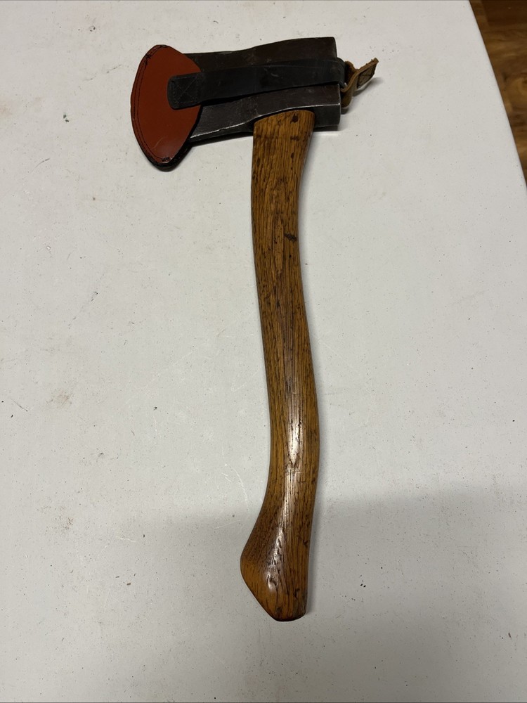 Vintage Hatchet. Unbranded. Axe. H-102