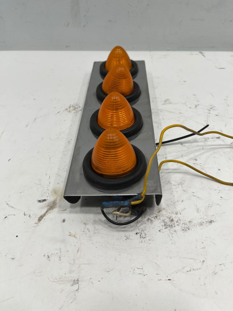 1989 Peterbilt 379 Marker Light (759-10514)