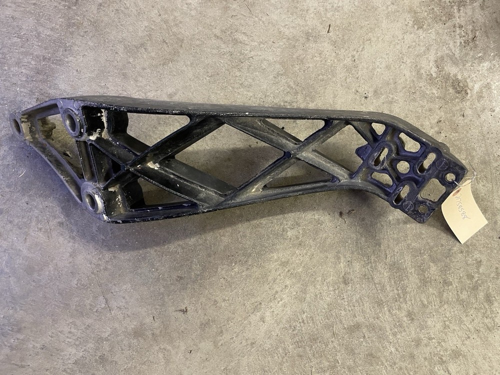 20758588 VOLVO VNL BRACKET