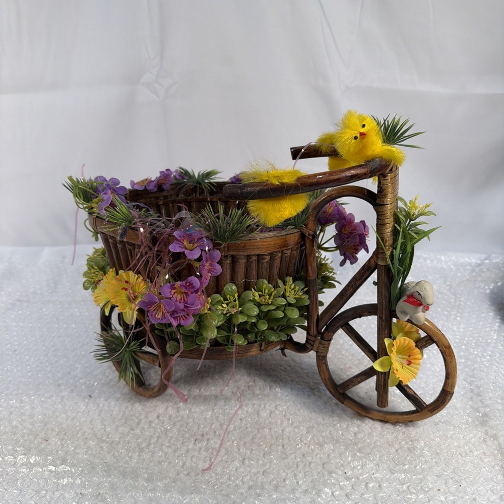 Wooden Decorative Bycle With Easter Bucket