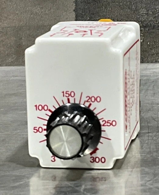 DAYTON 6X155C SOLID STATE TIME DELAY RELAY 3-300 Sec Nos Surplus