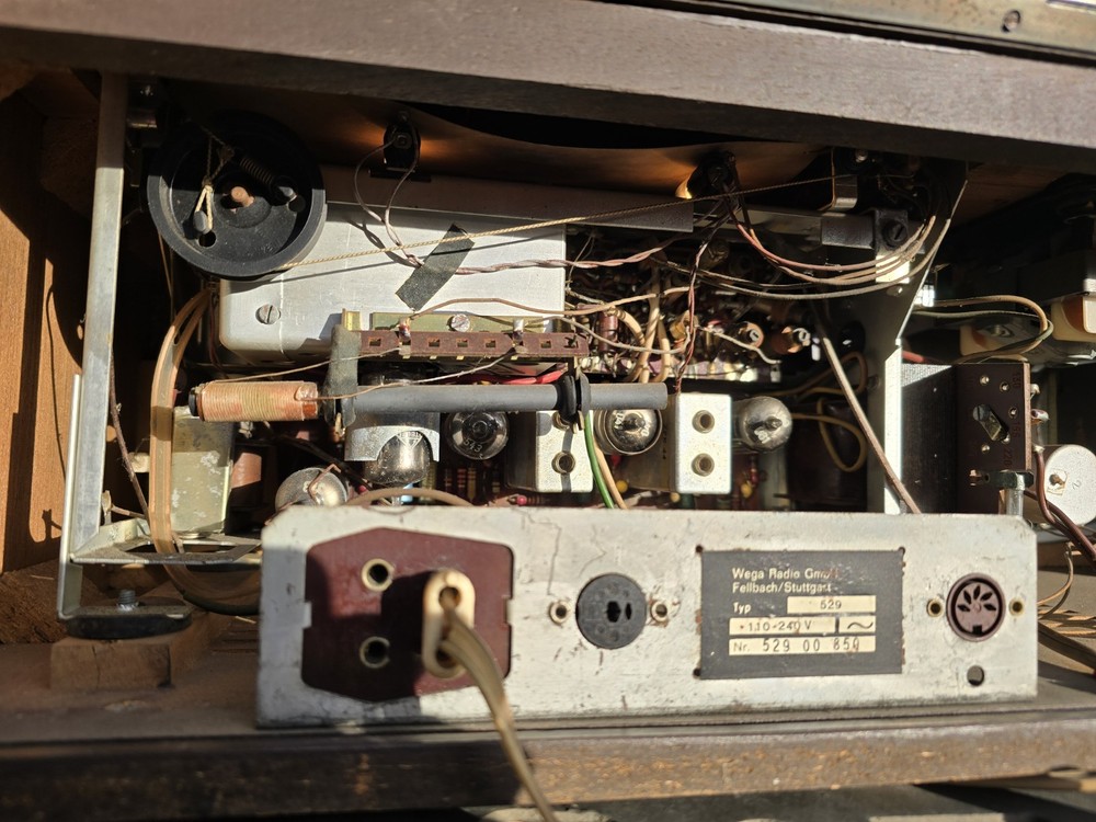 WEGA Wegaphone 529 from 1963-65 - Historic Design Device