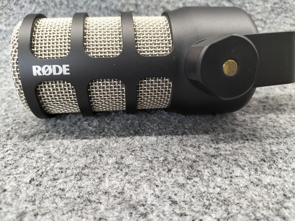 RODE Condenser Microphone PODMIC Used