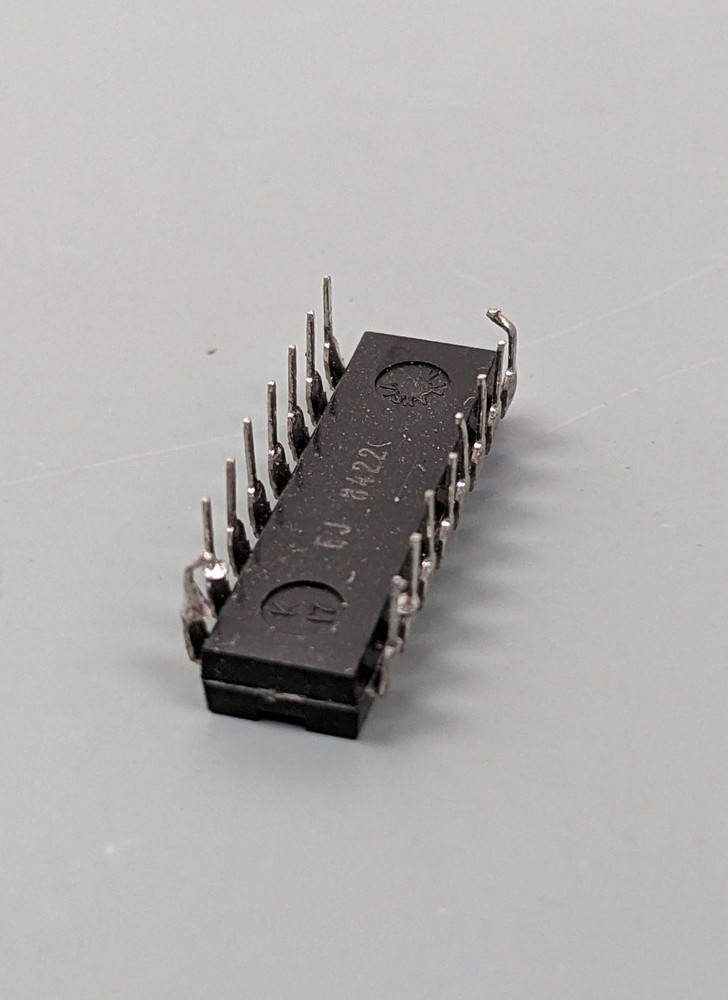 Intel P3205 High Speed 1 of 8 Binary Decoder IC