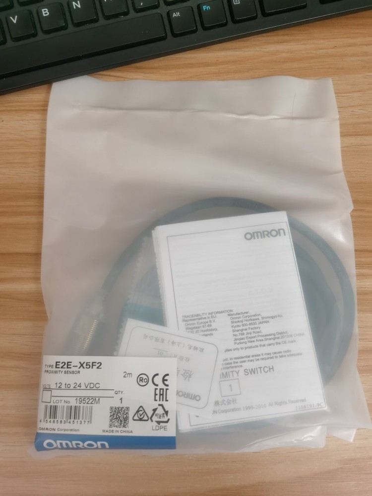 1PC New Omron E2E-X5F2 E2EX5F2 Proximity Sensor Free Ship