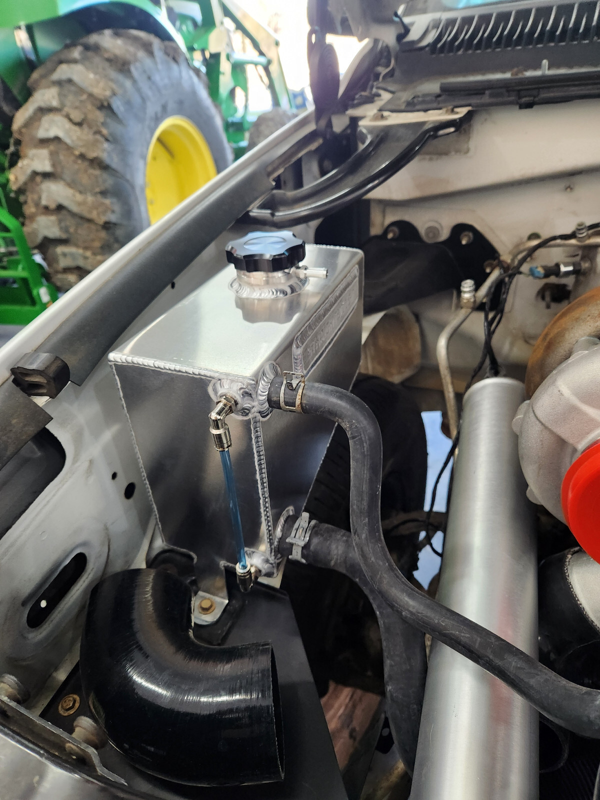 99-07 Silverado STRAIGHTBOOST Aluminum Expansion Tank Coolant Water Reservoir ..