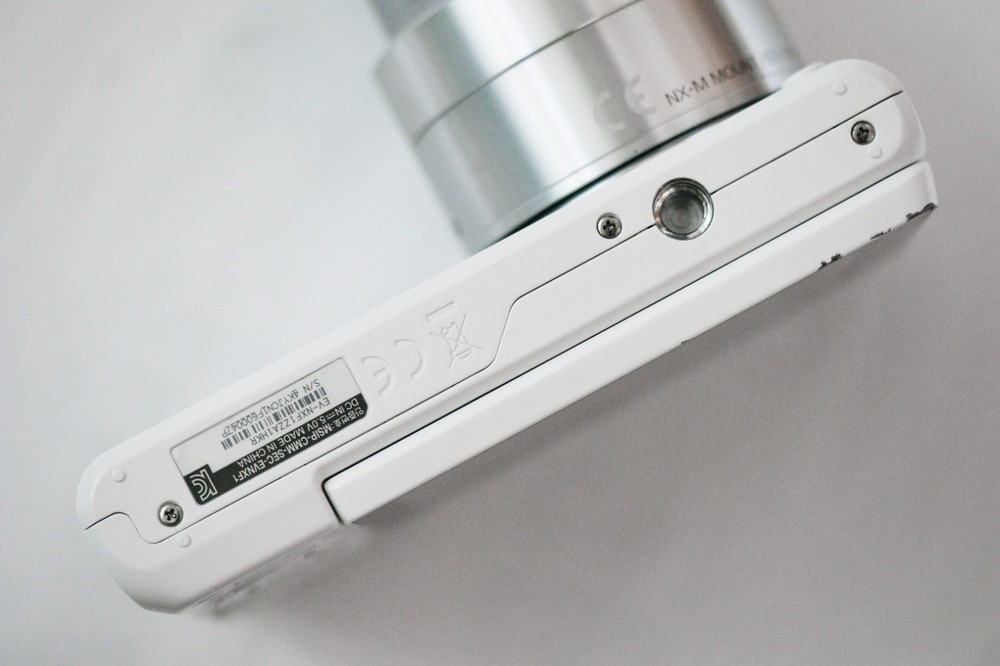 Samsung NX mini Camera [Read "Description"]