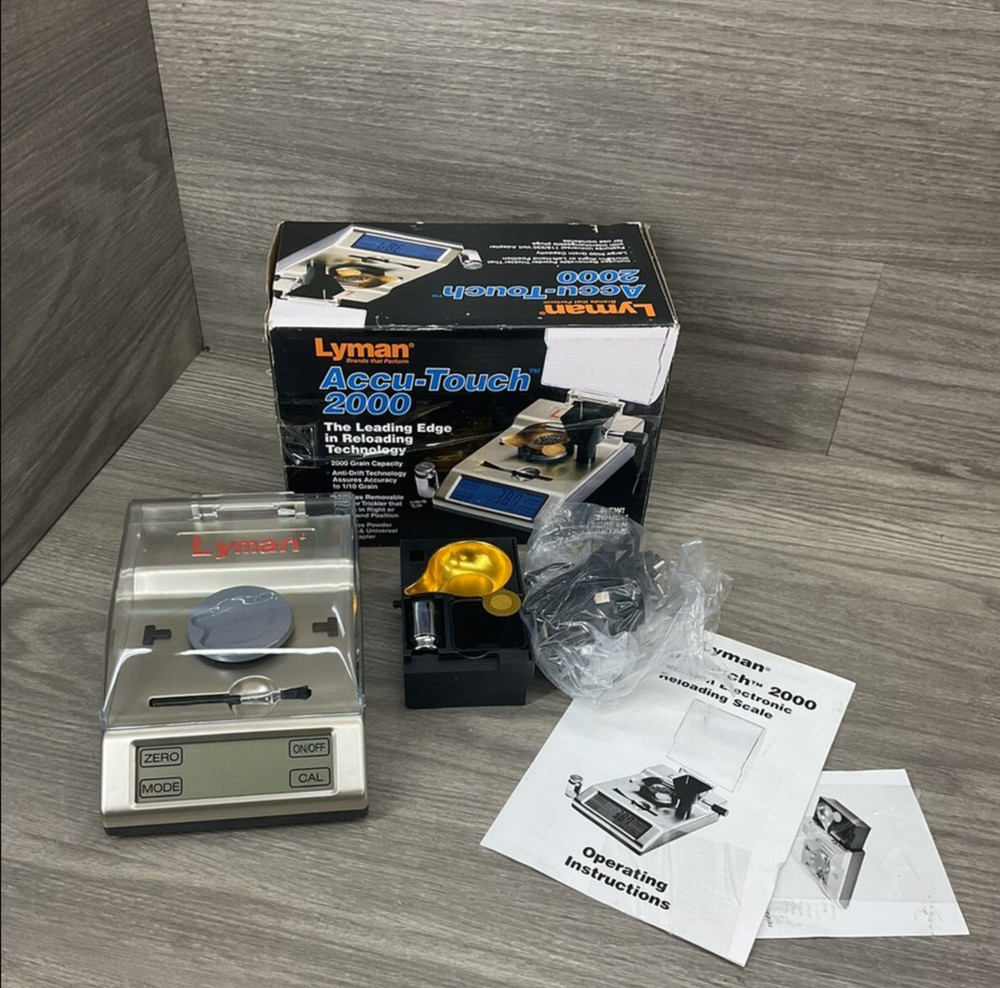 Lyman Accu-Touch 2000 Electronic Scale, accuracy to 1/10 grain Reloading Scale