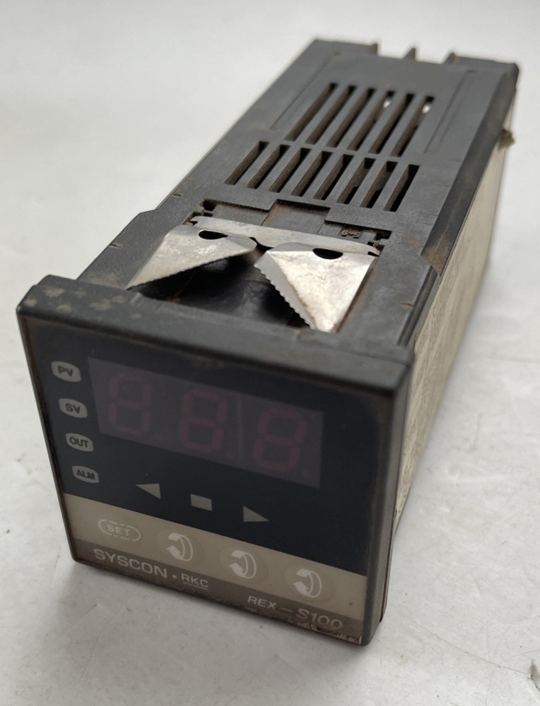 RKC S100FJA8-M*NN ZK-1087 05932 REX-S100 Temperature Controller 0-999F Syscon