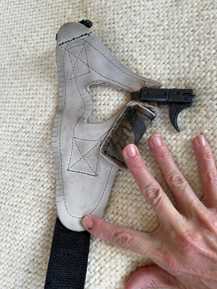 Winn Archery Free Flight Medium Right Hand Release