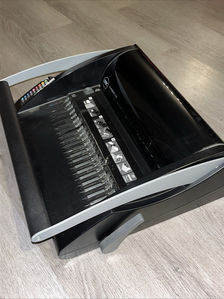 GBC CombBind C12 Manual Binding Machine – Punch & Bind Up to 225 Sheets
