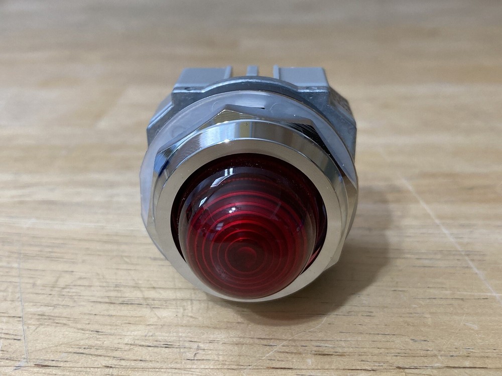 IDEC APD199N-R-120V Red Indicator Pilot Light