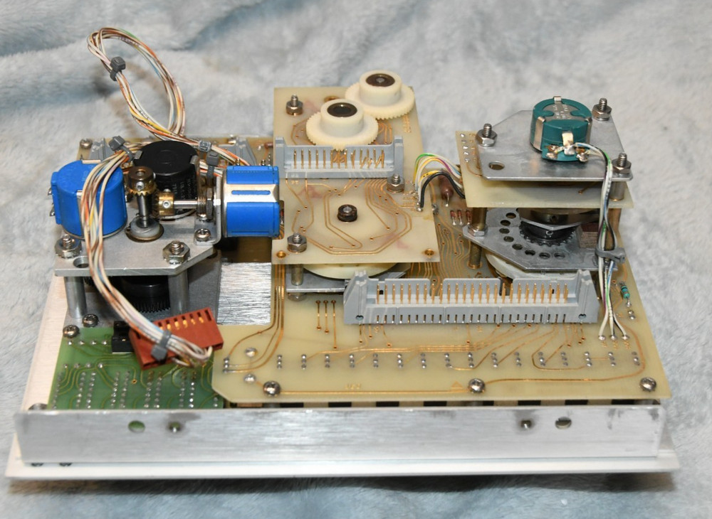 Front Panel With Controls & Readout For HP8565A Spectrum Analyzer Good Pull