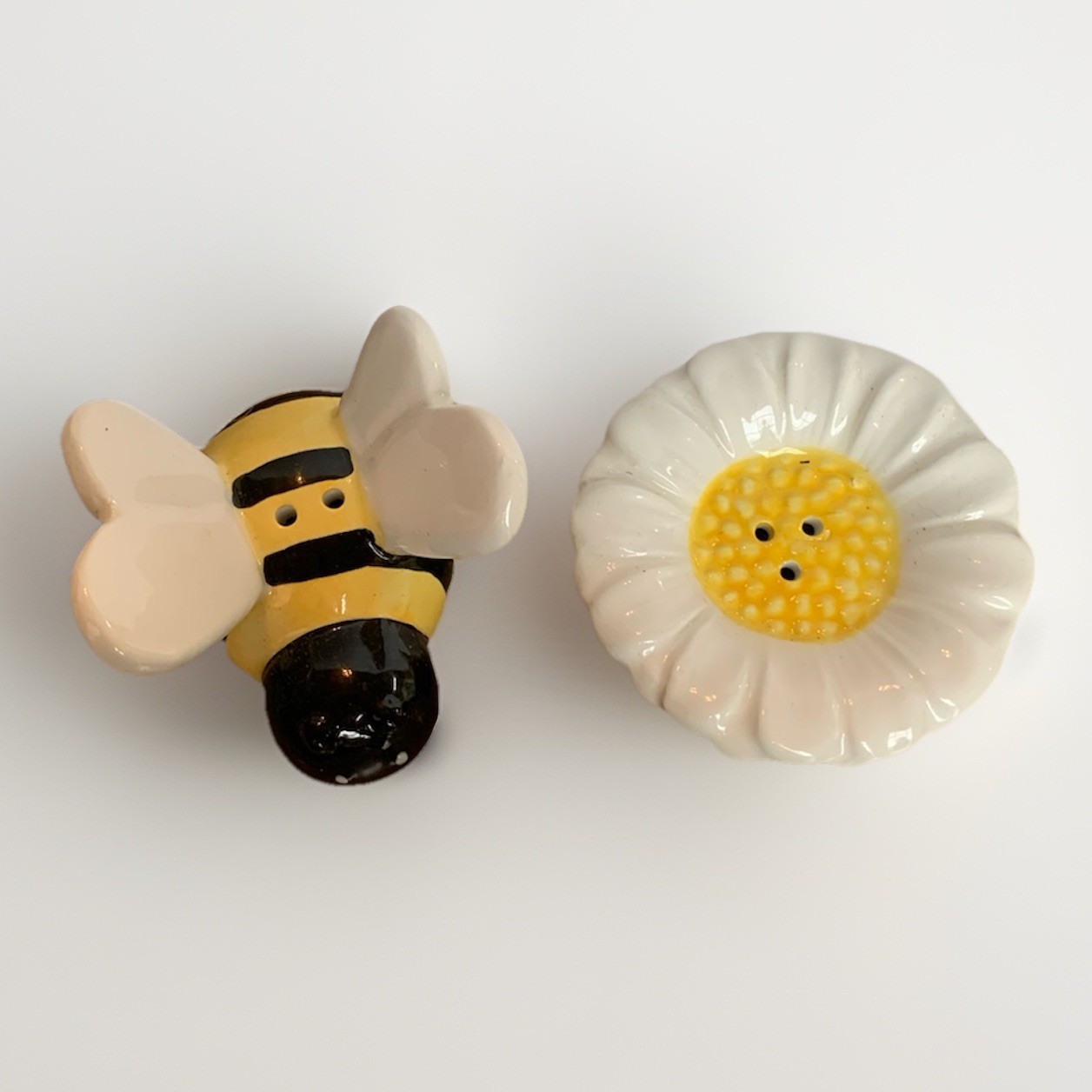 Bee And Daisy Salt And Pepper Shakers