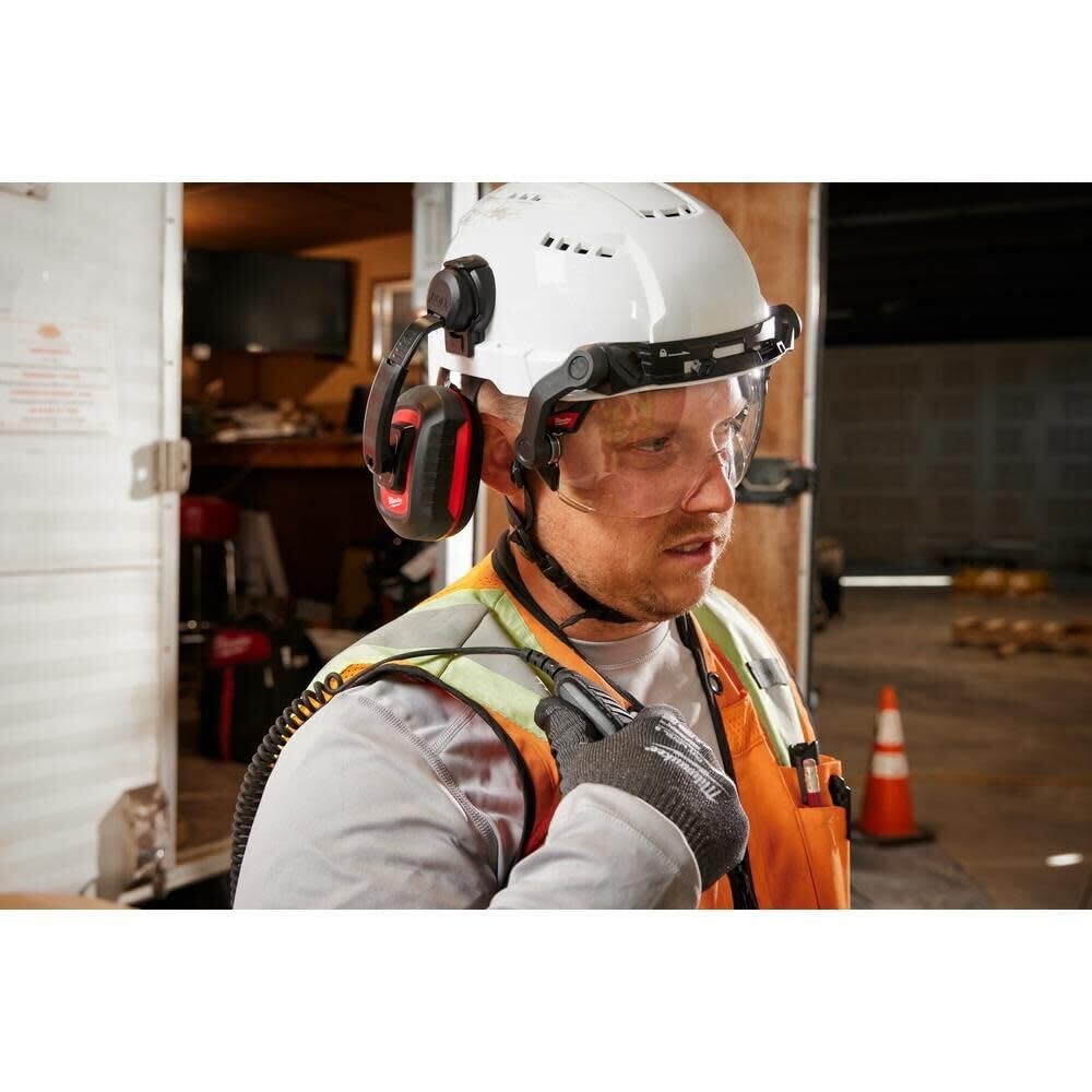 Milwaukee BOLT 24dB Earmuffs