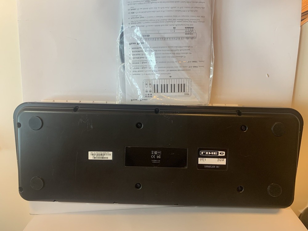 Line6 MOBILEKEYS25 USB MIDI premium keyboard controller