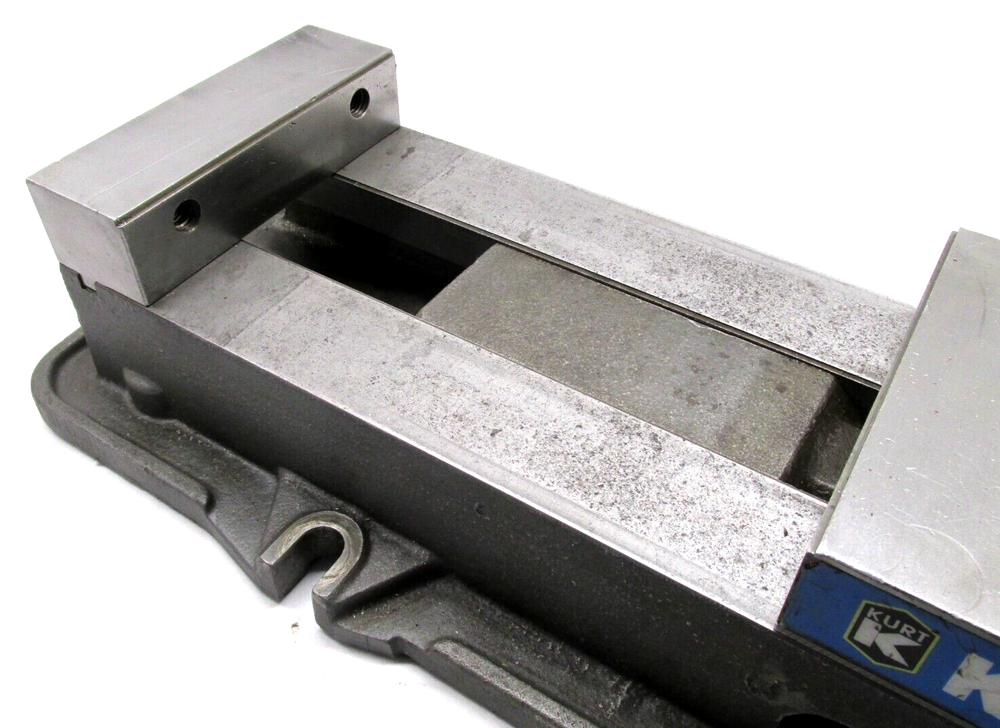 KURT ANGLOCK 6" MILLING MACHINE VISE - #D675