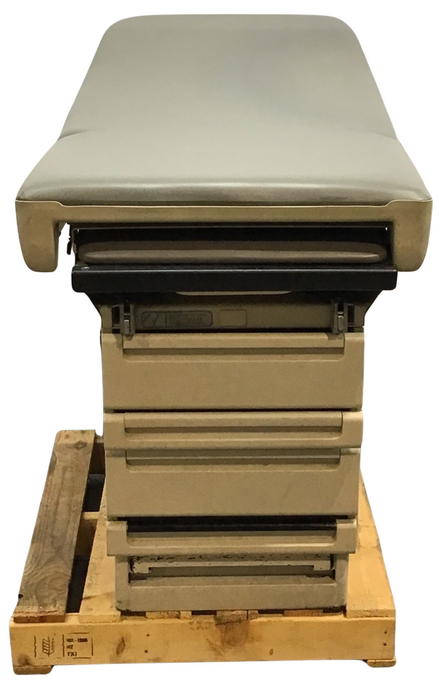 MIDMARK 404 EXAMINATION TABLE !