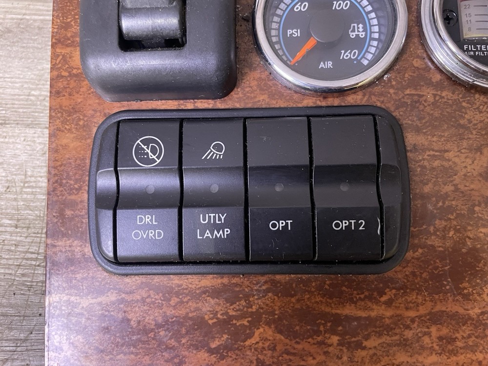 FREIGHTLINER CASCADIA SWITCH GAUGE PANEL OEM