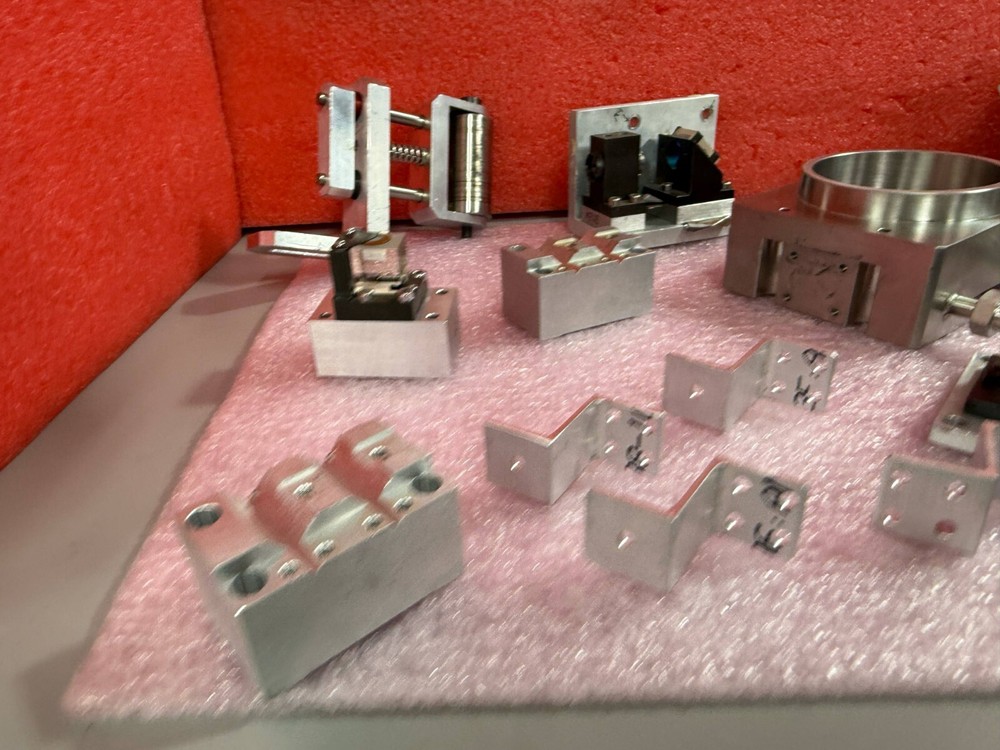 ASSORTED LOT NIKON INTERFEROMETER FLUORESCENCE FILTER CUBE NSR ASSEMBLY